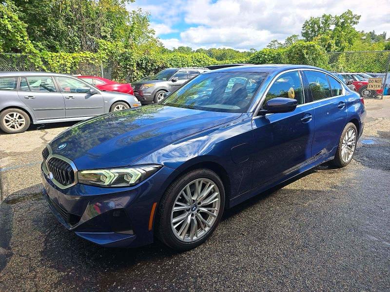 Фото 2 с аукциона – 2024 BMW 330XE с VIN 3MW39FS02R8E40594