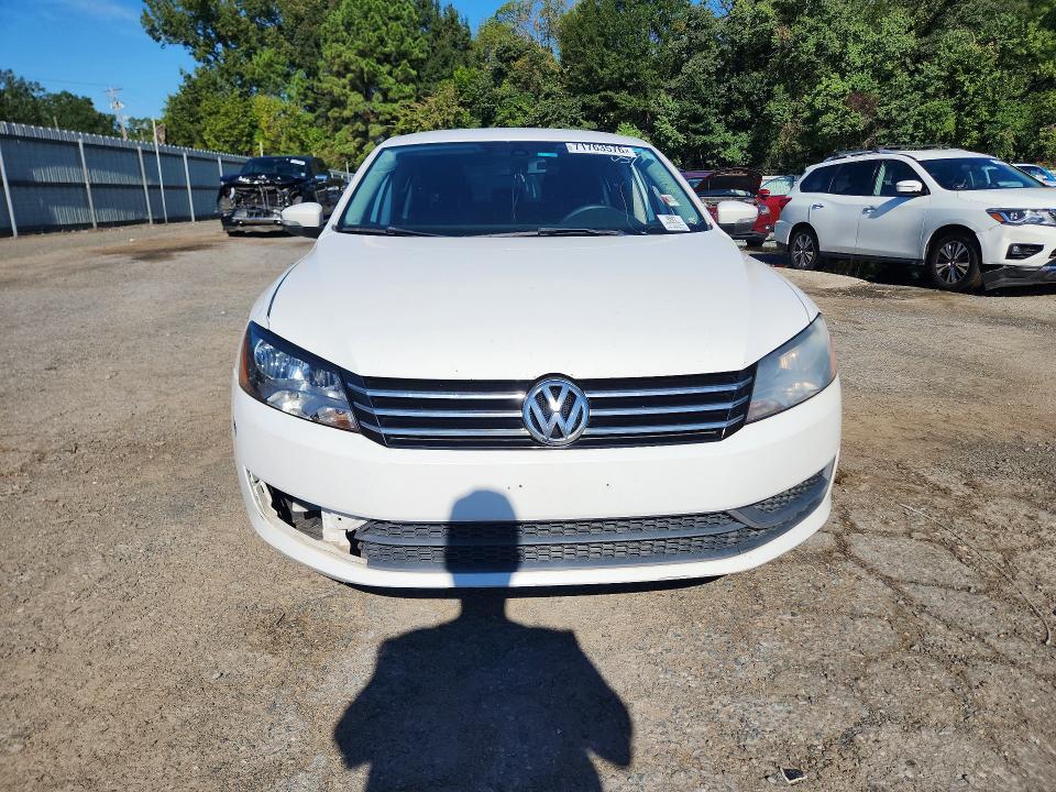 Снимка 5 от търг – 2014 VOLKSWAGEN PASSAT с VIN 1VWAT7A37EC069946