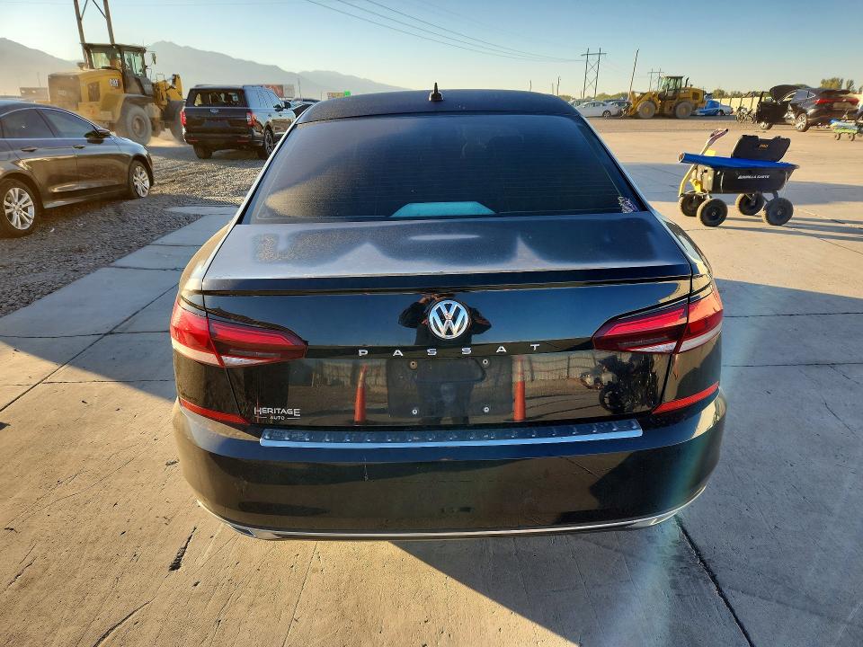 Снимка 6 от търг – 2021 VOLKSWAGEN PASSAT с VIN 1VWSA7A33MC012717