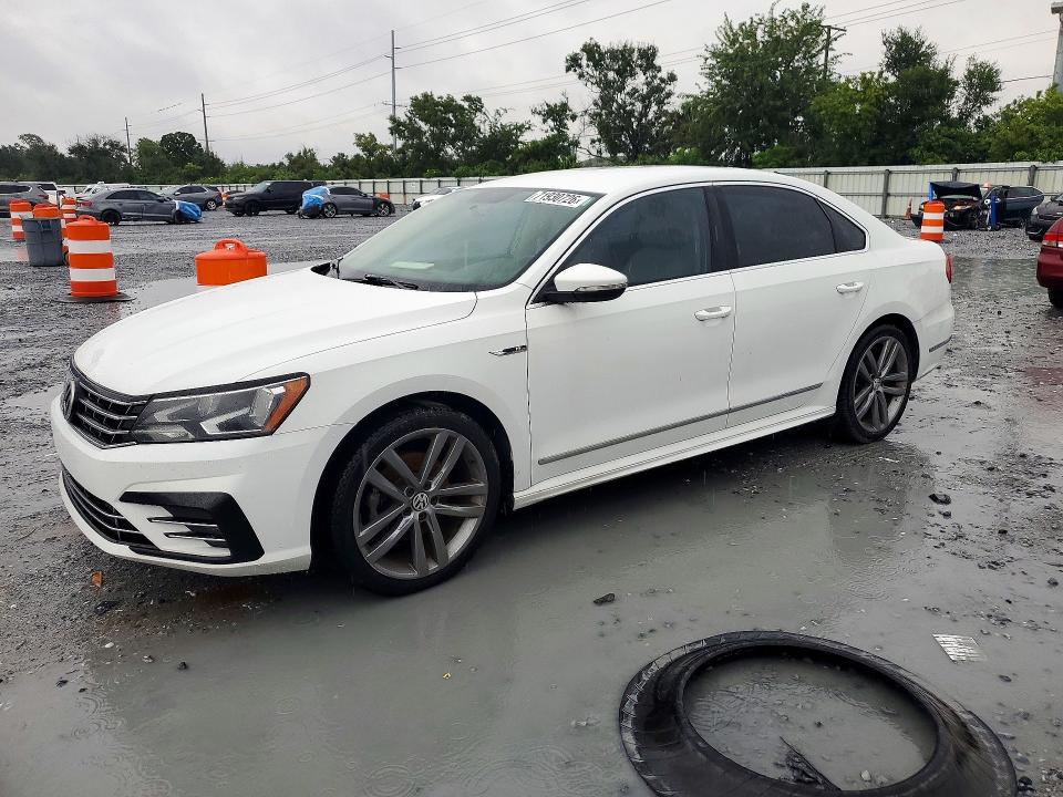 VOLKSWAGEN PASSAT 2017 с VIN 1VWDT7A34HC048313 - Снимка от търг