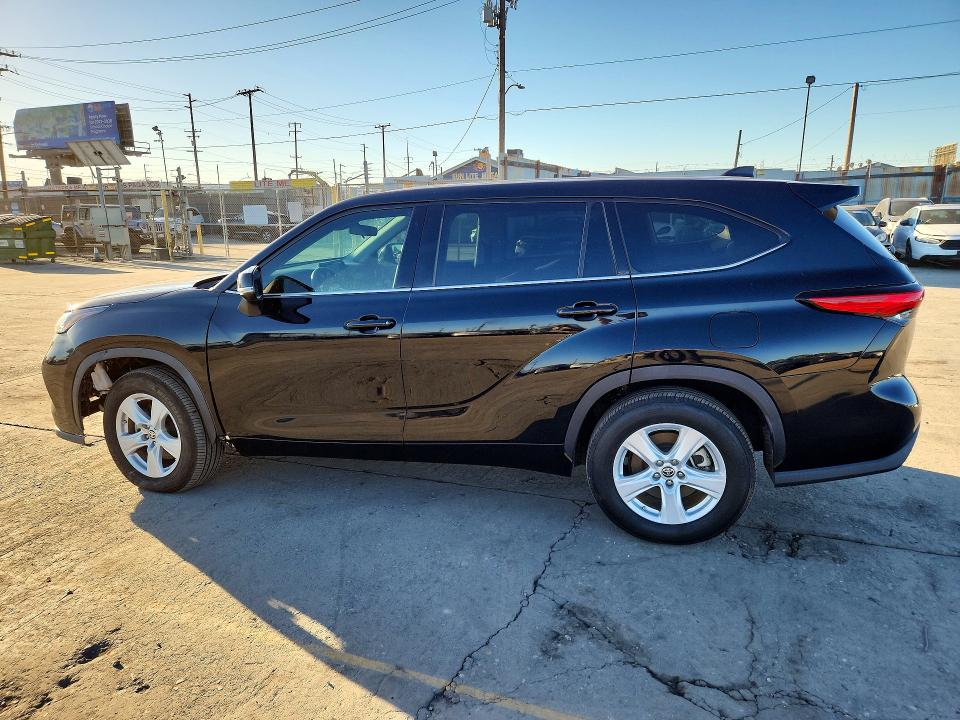 Снимка 2 от търг – 2021 TOYOTA HIGHLANDER с VIN 5TDCZRAH0MS033935