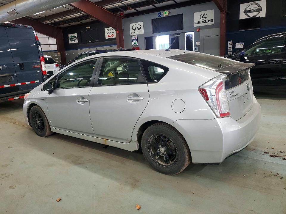 Снимка 2 от търг – 2013 TOYOTA PRIUS с VIN JTDKN3DU1D5598262