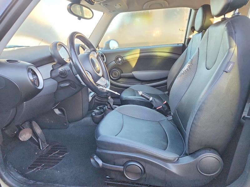 Zdjęcie 7 z aukcji – 2008 MINI COOPER z VIN WMWML33528TN67982