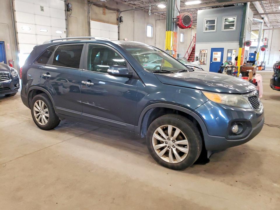 Zdjęcie 4 z aukcji – 2011 KIA SORENTO z VIN 5XYKU4A21BG040587