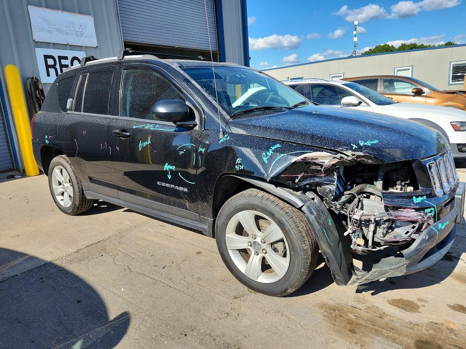 Photo 4 from auction – 2017 JEEP COMPASS with VIN 1C4NJDBB4HD143708