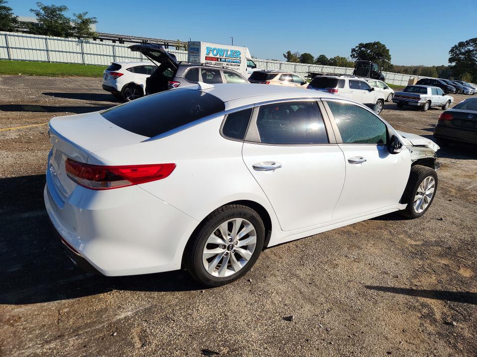 صورة رقم 3 من المزاد - 2018 KIA OPTIMA مع VIN 5XXGT4L36JG255156