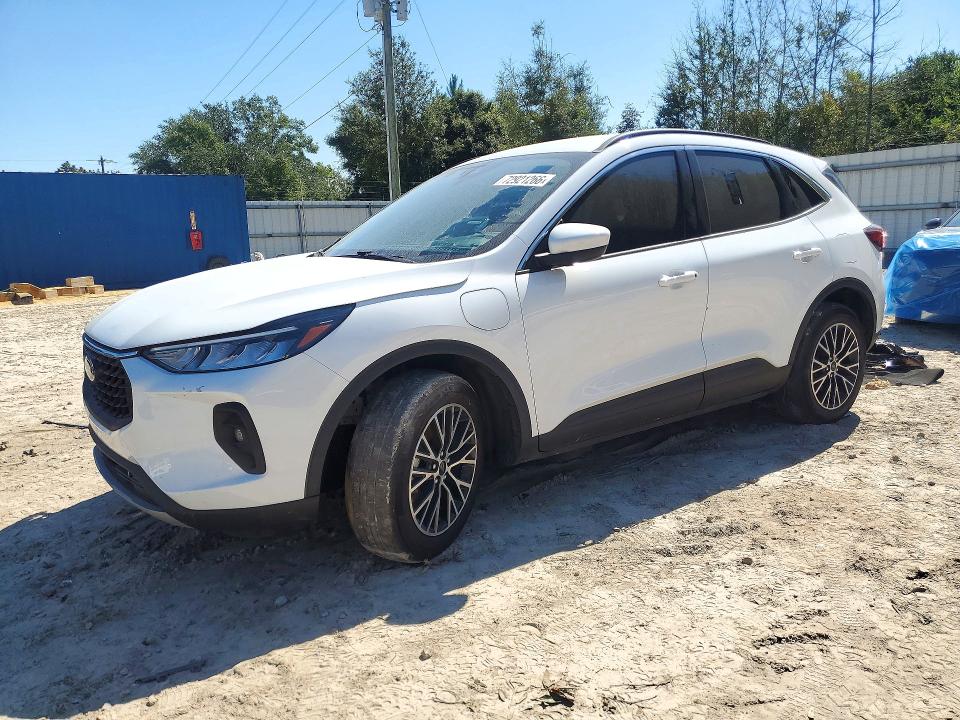 FORD ESCAPE 2023 مع رقم تعريف المركبة 1FMCU0E13PUB46801 - صورة من المزاد