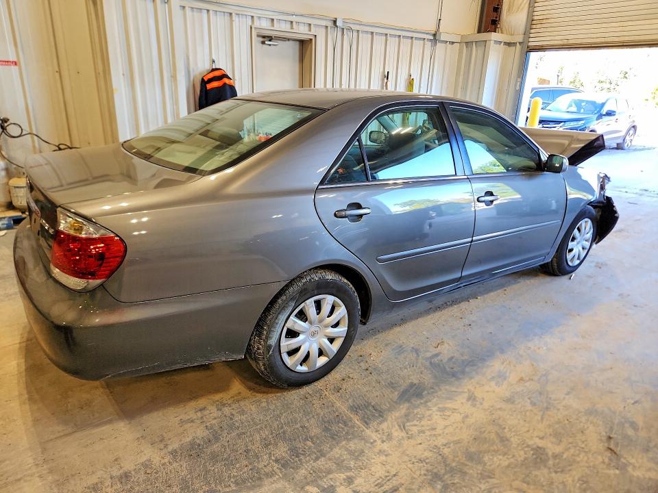 Photo 3 from auction – 2006 TOYOTA CAMRY with VIN 4T1BE32K56U650434