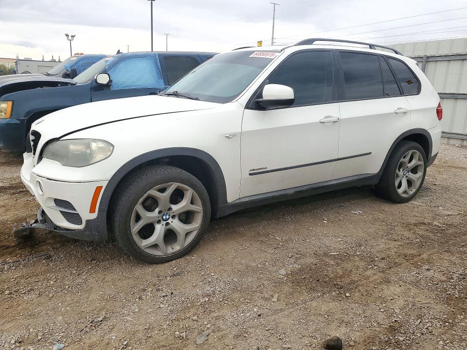 BMW X5 2011 with VIN 5UXZV4C56BL415864 - Photo from auction
