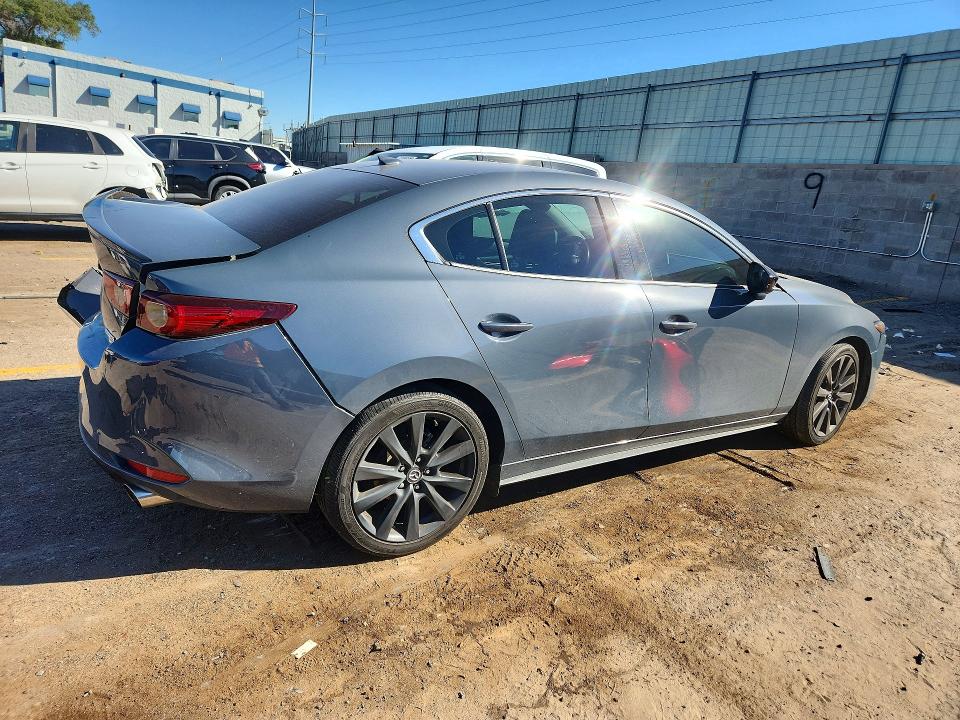 Снимка 3 от търг – 2023 MAZDA 3 с VIN 3MZBPBEY4PM376428