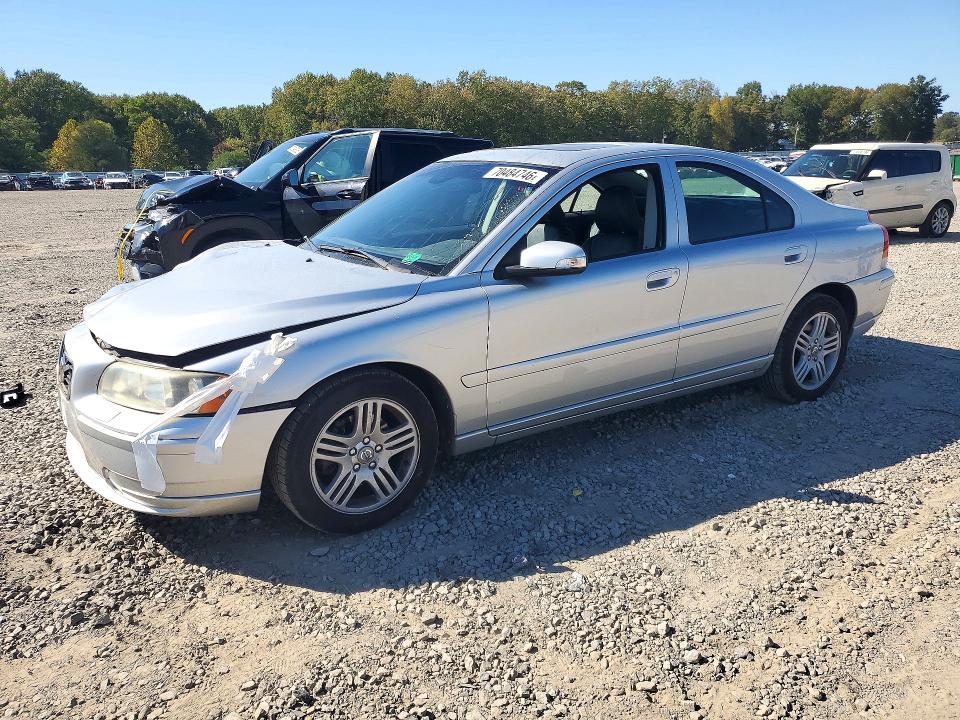 VOLVO S60 2007 with VIN YV1RS592772642095 - Photo from auction