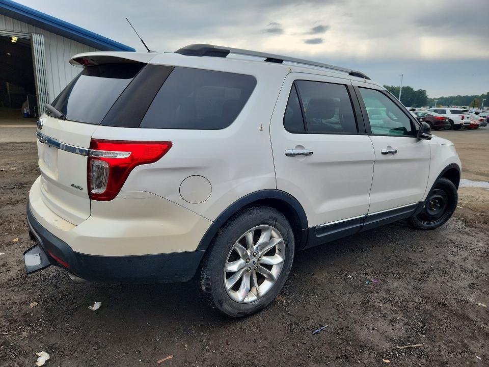 Снимка 3 от търг – 2014 FORD EXPLORER с VIN 1FM5K8D85EGA40650