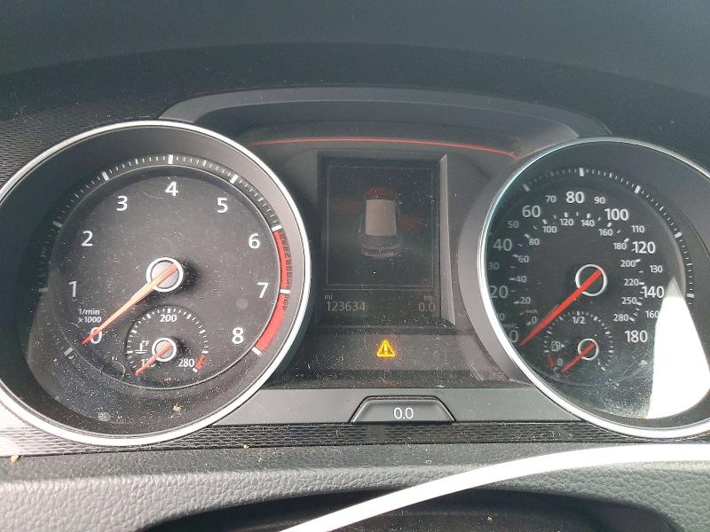 Photo 9 from auction – 2015 VOLKSWAGEN GTI with VIN 3VW4T7AU4FM034237