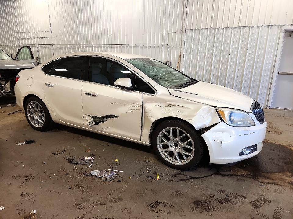 Снимка 4 от търг – 2014 BUICK VERANO с VIN 1G4PR5SK3E4103926