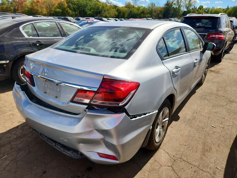 Photo 3 from auction – 2015 HONDA CIVIC with VIN 2HGFB2F52FH508236
