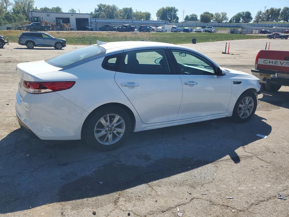 Photo 3 from auction – 2018 KIA OPTIMA with VIN 5XXGT4L39JG182073