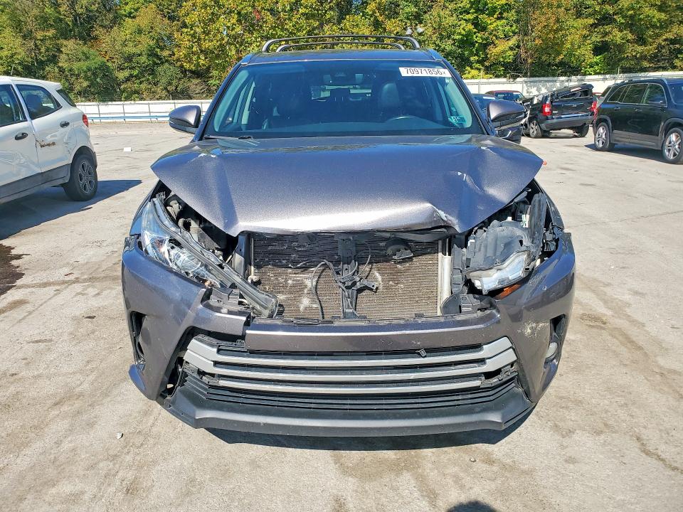 Снимка 5 от търг – 2018 TOYOTA HIGHLANDER с VIN 5TDJZRFH4JS868643