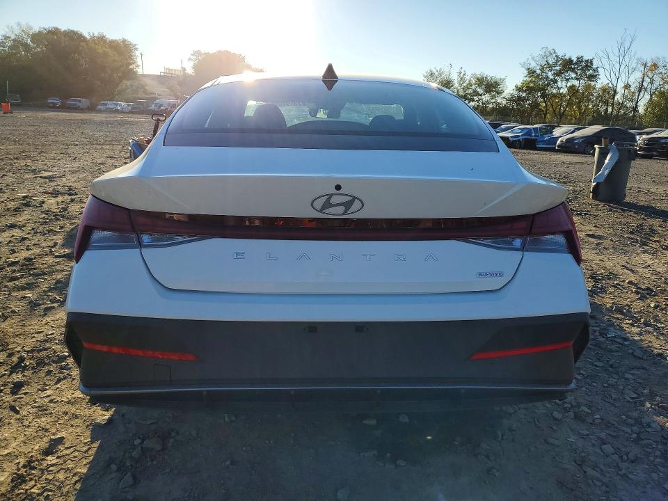 Снимка 6 от търг – 2026 HYUNDAI ELANTRA HYBRID с VIN KMHLM4DJ3TU201153