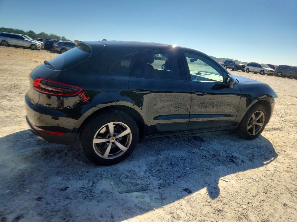 Photo 3 from auction – 2018 PORSCHE MACAN with VIN WP1AA2A51JLB00534