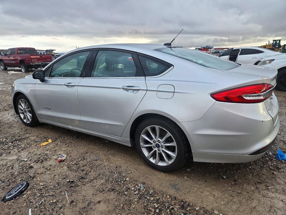 Photo 2 from auction – 2017 FORD FUSION with VIN 3FA6P0LU9HR355402