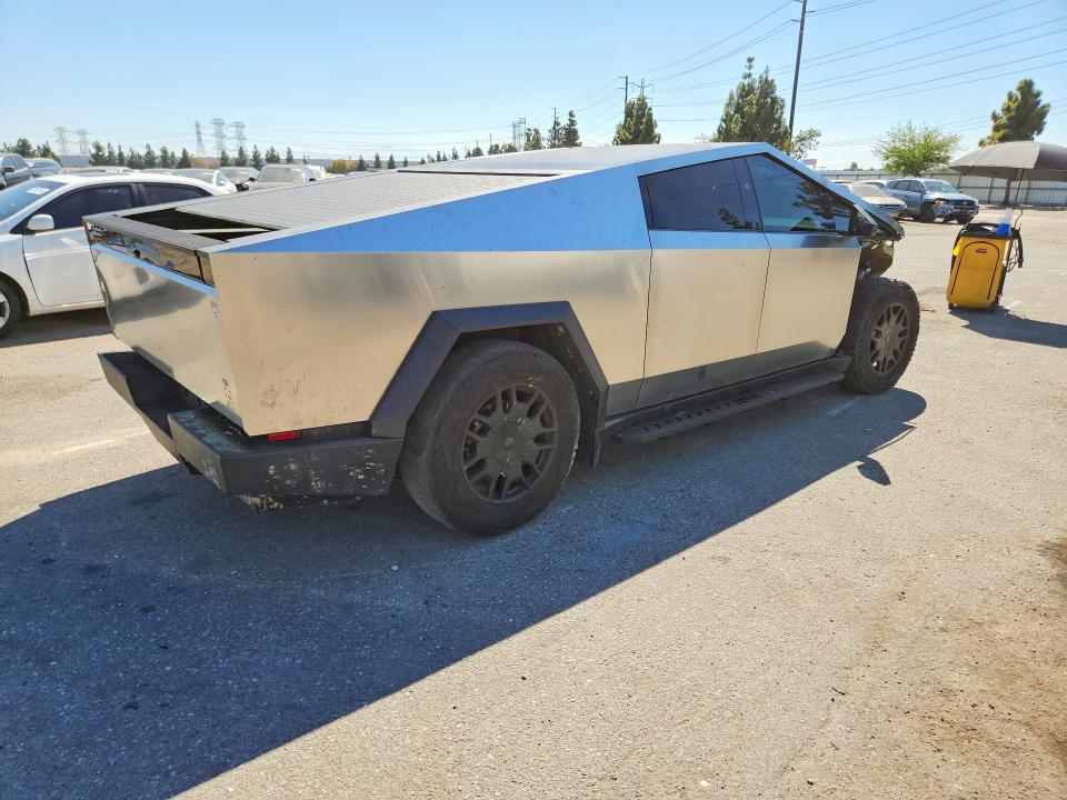 صورة رقم 3 من المزاد - 2024 TESLA CYBERTRUCK مع VIN 7G2CEHED0RA019519