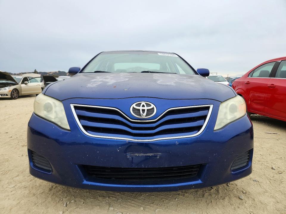 Снимка 5 от търг – 2011 TOYOTA CAMRY с VIN 4T1BF3EK0BU695686