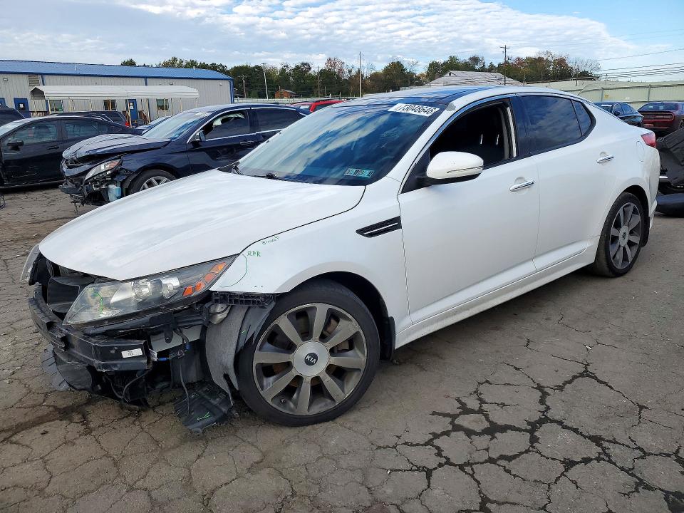 KIA OPTIMA 2012 مع رقم تعريف المركبة 5XXGR4A62CG087028 - صورة من المزاد