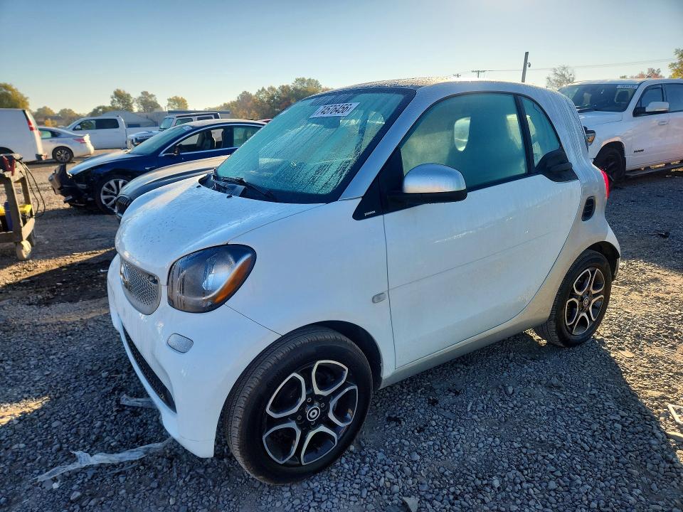 SMART FORTWO 2016 with VIN WMEFJ5DA8GK072796 - Photo from auction