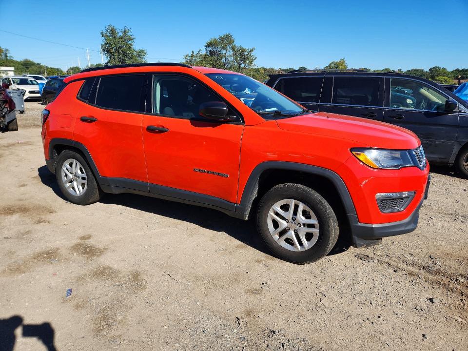 Снимка 4 от търг – 2018 JEEP COMPASS с VIN 3C4NJCAB8JT165173