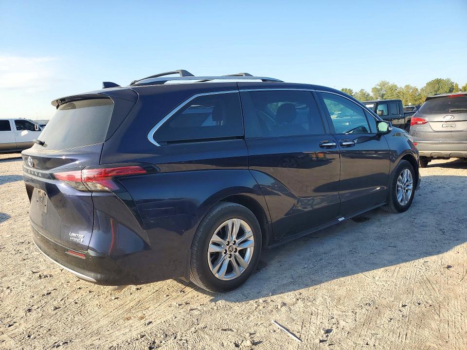 Снимка 3 от търг – 2024 TOYOTA SIENNA с VIN 5TDZRKEC7RS205224