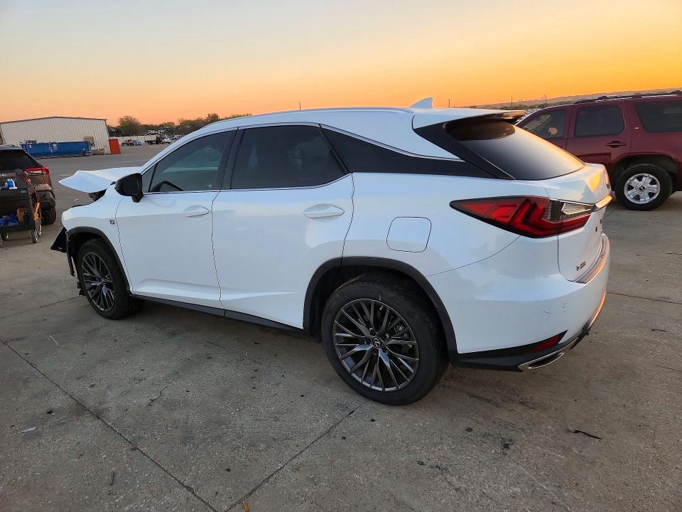 Фото 2 с аукциона – 2022 LEXUS RX с VIN 2T2YZMDA9NC352909