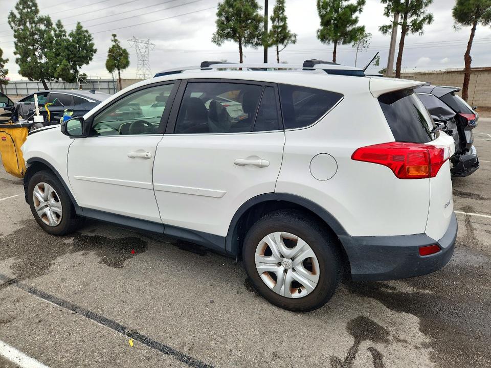 Снимка 2 от търг – 2013 TOYOTA RAV4 с VIN JTMBFREV7D5014924