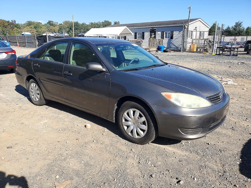Photo 4 from auction – 2005 TOYOTA CAMRY with VIN 4T1BE32K05U979332