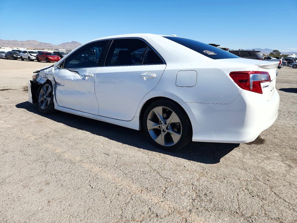 Снимка 2 от търг – 2014 TOYOTA CAMRY с VIN 4T1BF1FK4EU810443