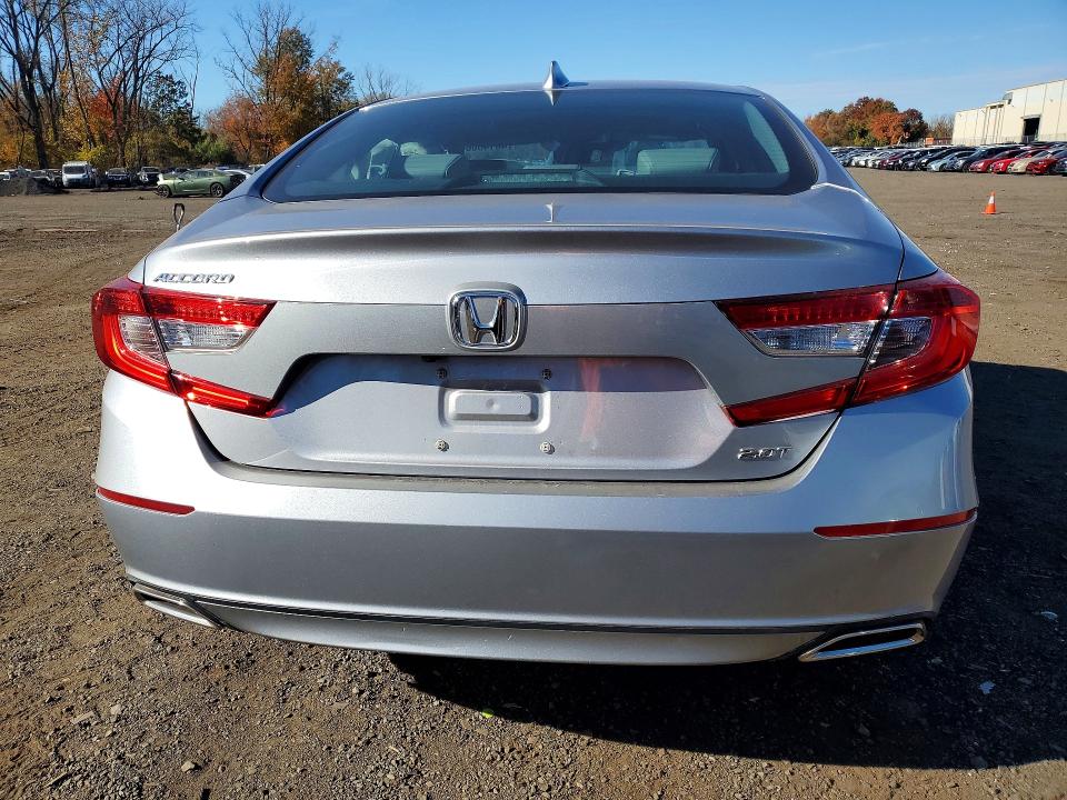 Photo 6 from auction – 2018 HONDA ACCORD with VIN 1HGCV2F53JA022102