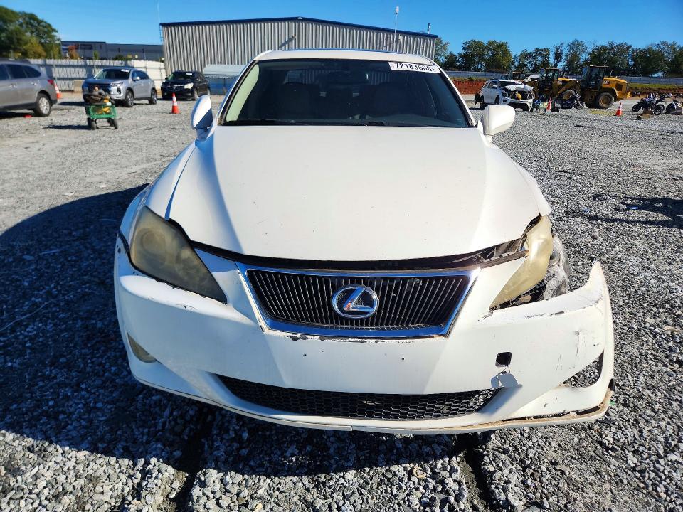 Снимка 5 от търг – 2006 LEXUS IS с VIN JTHCK262565004065
