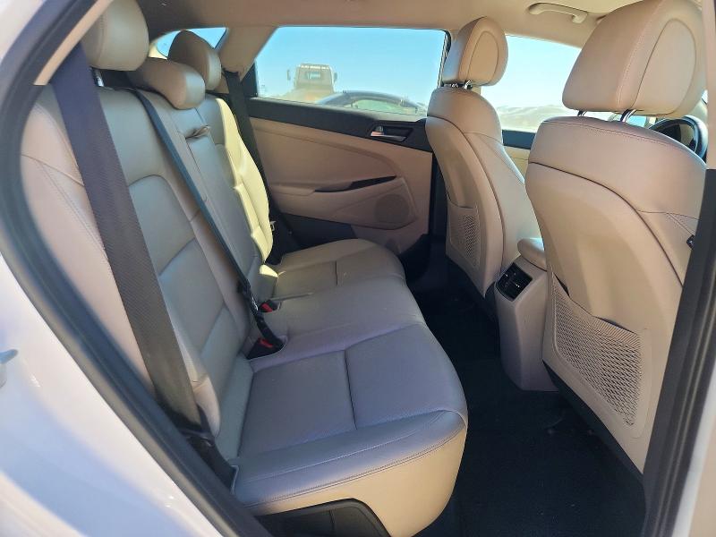 Снимка 11 от търг – 2016 HYUNDAI TUCSON с VIN KM8J33A21GU189463