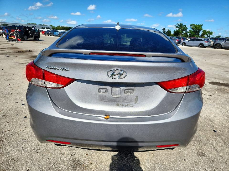 Снимка 6 от търг – 2013 HYUNDAI ELANTRA с VIN KMHDH4AE6DU936467