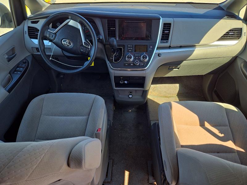 Снимка 8 от търг – 2017 TOYOTA SIENNA с VIN 5TDKZ3DC6HS823397