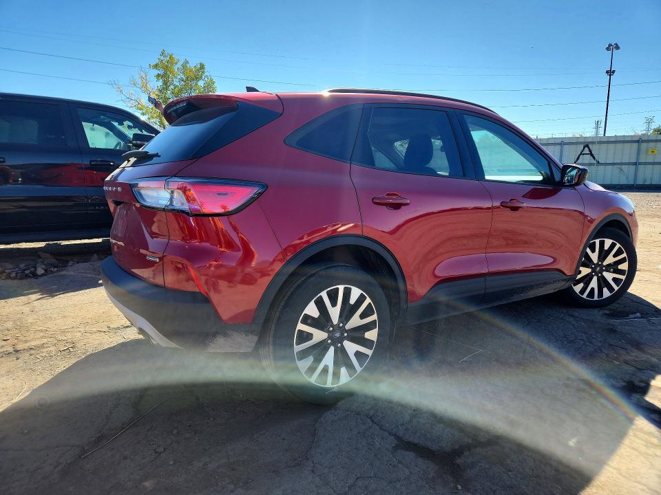 Photo 3 from auction – 2020 FORD ESCAPE with VIN 1FMCU9BZ6LUC55570