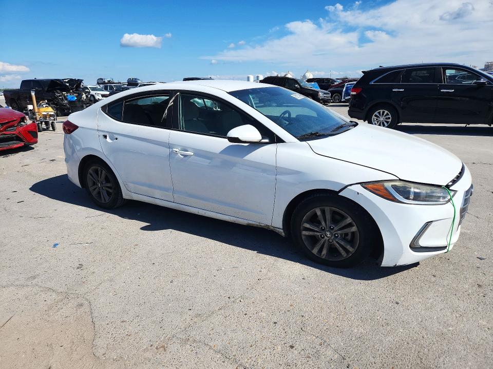Снимка 4 от търг – 2017 HYUNDAI ELANTRA с VIN 5NPD84LF4HH016007