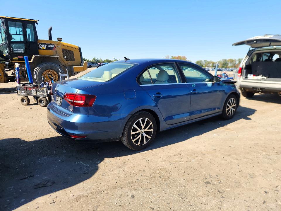 Снимка 3 от търг – 2017 VOLKSWAGEN JETTA с VIN 3VWDB7AJ9HM301464