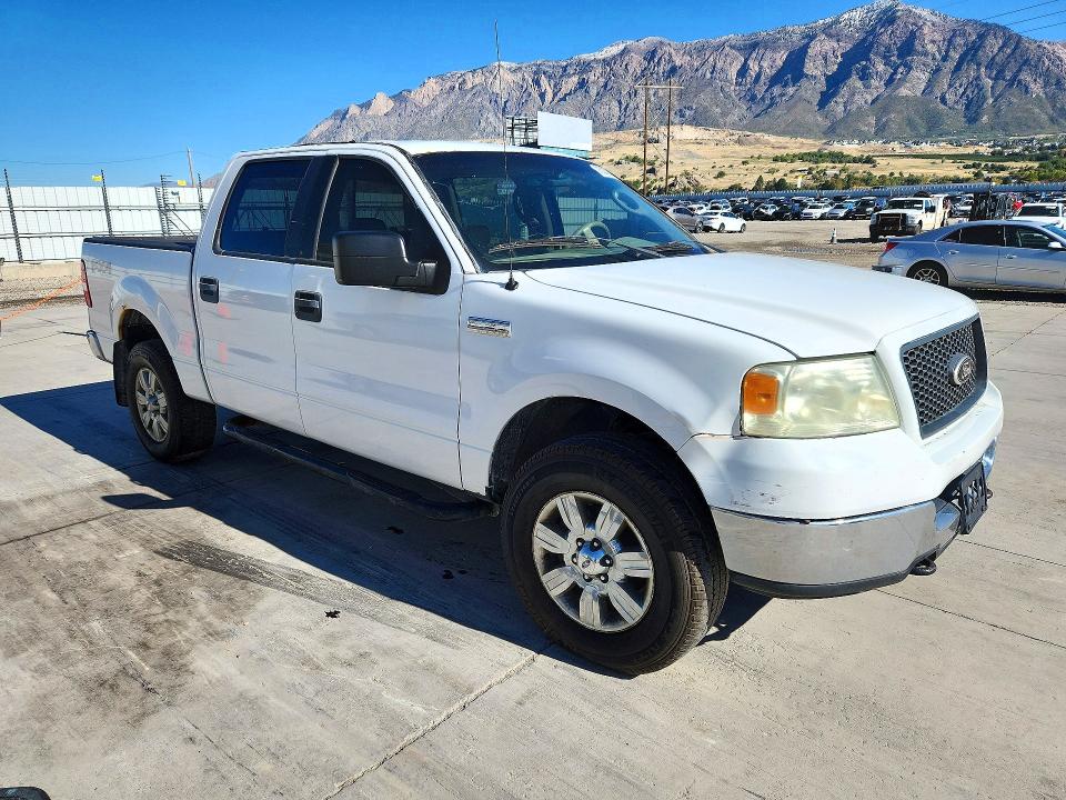 Zdjęcie 4 z aukcji – 2005 FORD F150 z VIN 1FTPW14555KD59526