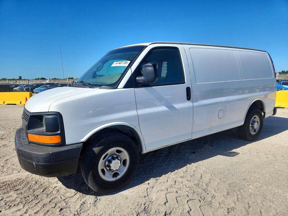 CHEVROLET EXPRESS G2500 2015 مع رقم تعريف المركبة 1GCWGFCF1F1232456 - صورة من المزاد