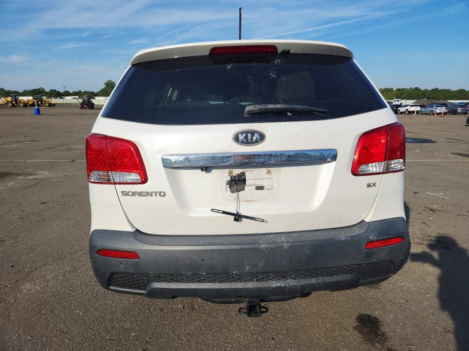 Foto 6 de la subasta – 2011 KIA SORENTO con VIN 5XYKUDA10BG111642