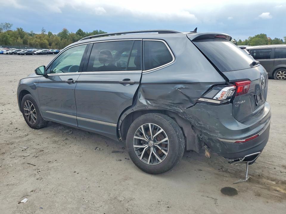 Снимка 2 от търг – 2020 VOLKSWAGEN TIGUAN с VIN 3VV2B7AX6LM056969
