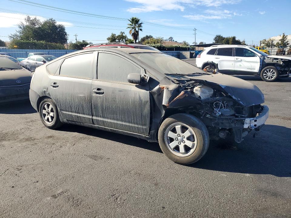 Photo 4 from auction – 2005 TOYOTA PRIUS with VIN JTDKB20UX53006556