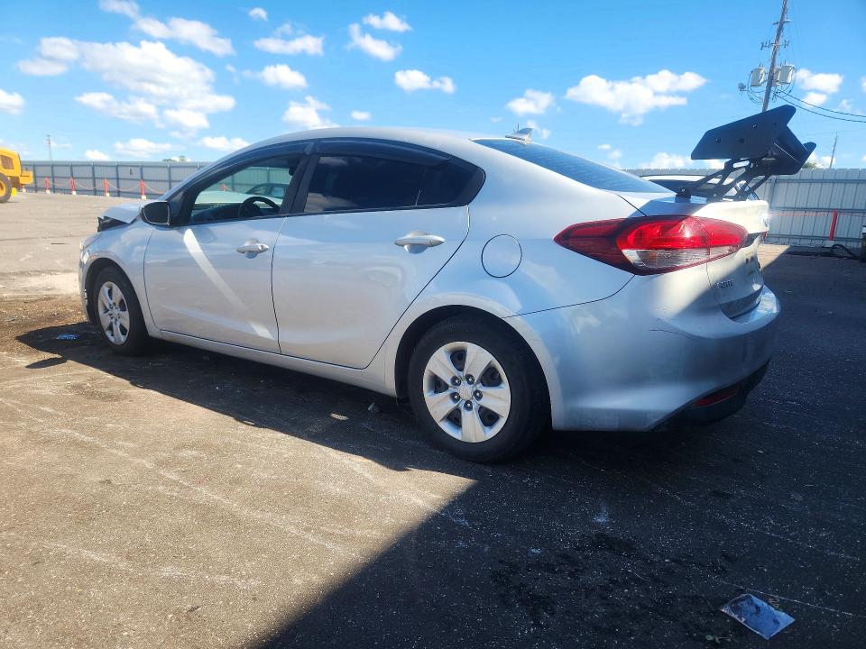 Zdjęcie 2 z aukcji – 2018 KIA FORTE z VIN 3KPFK4A75JE175828