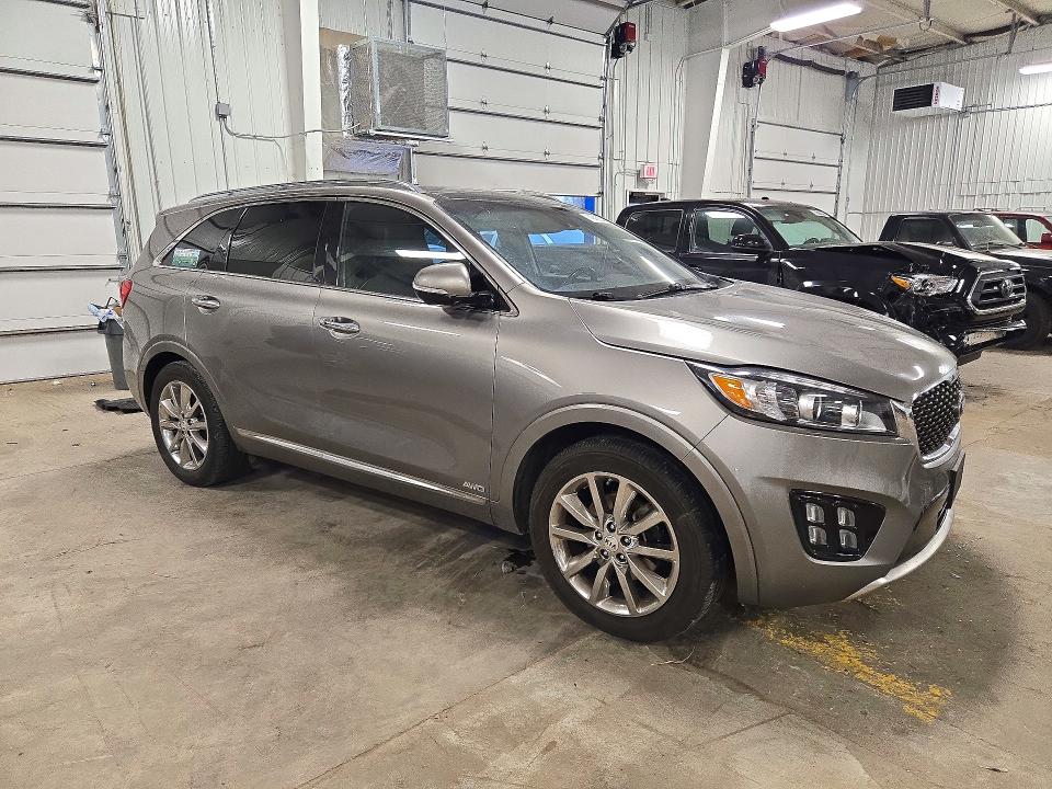 Снимка 4 от търг – 2017 KIA SORENTO с VIN 5XYPKDA53HG231426