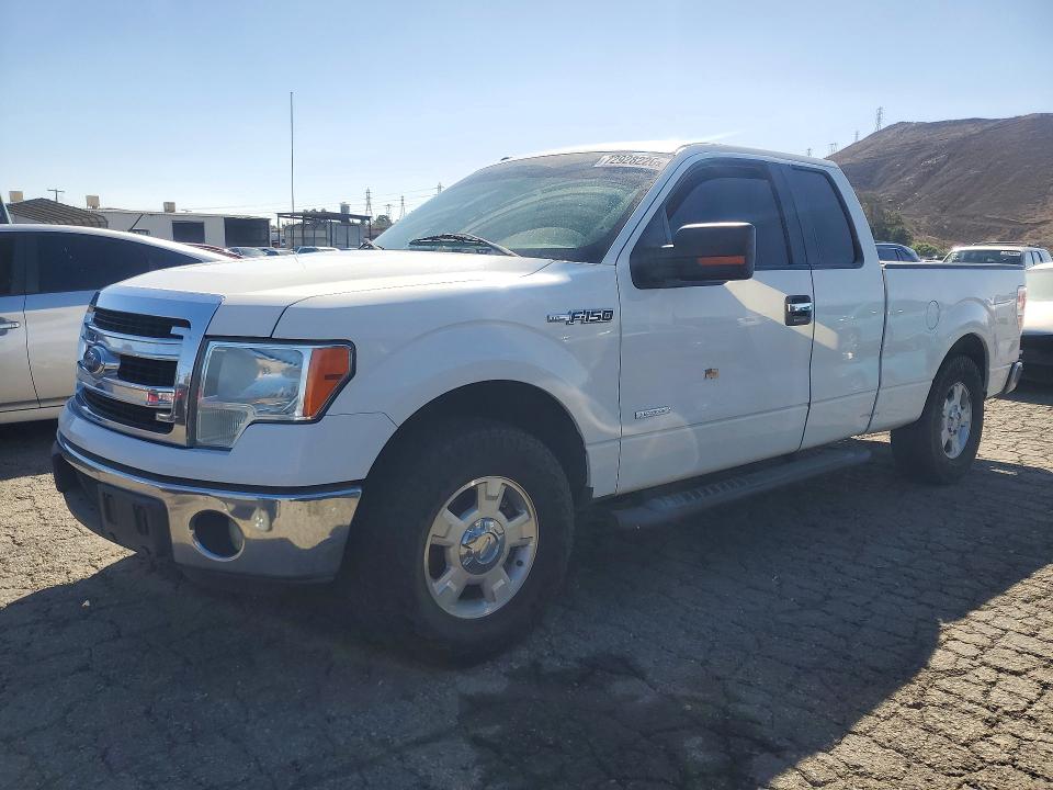 FORD F150 2013 z numerem VIN 1FTFX1CT2DKF37223 - Zdjęcie z aukcji